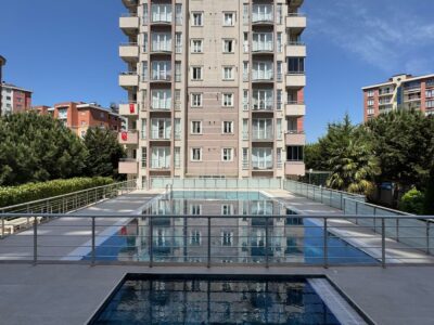 ATAŞEHİR’de METRO’ya 5 dk HAVUZLU GÜVENLİKLİ 3+1 SATILIK DAİRE
